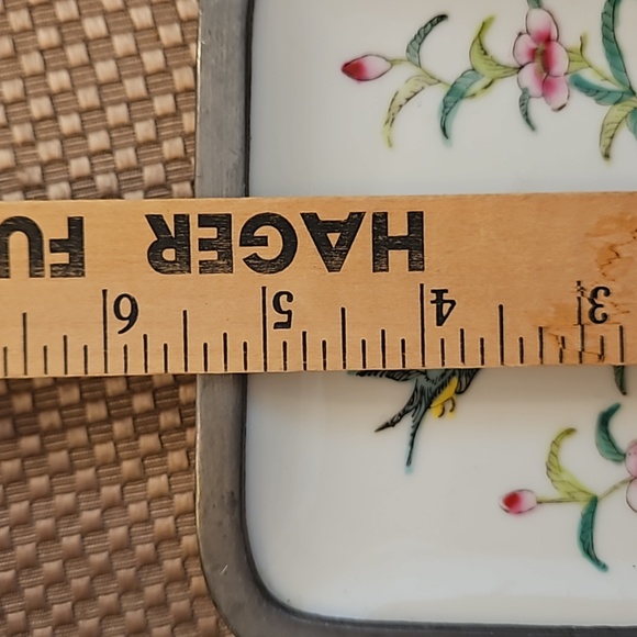 Vintage Japanese Pocelain Ware Hand Painted in Hong Kong - Picture 6 of 6